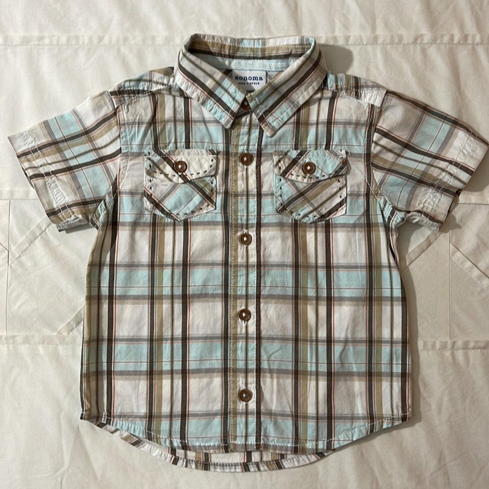 3/$15 💟 Boys Shirt 18M.